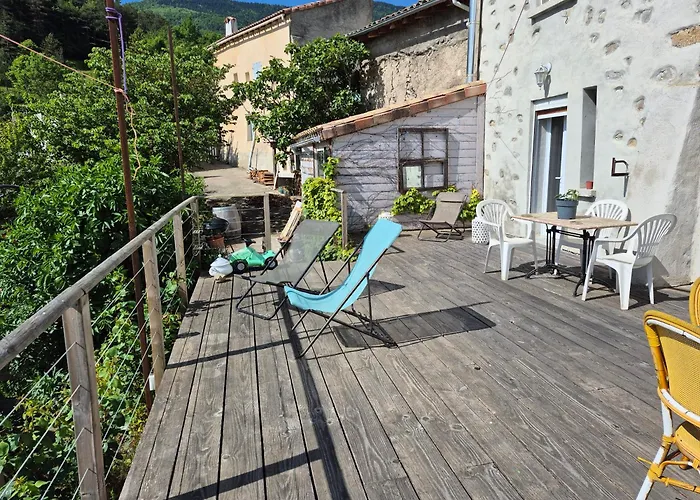 Grande Terrasse Avec Vue Entre Mediterranee Et Pays Cathare